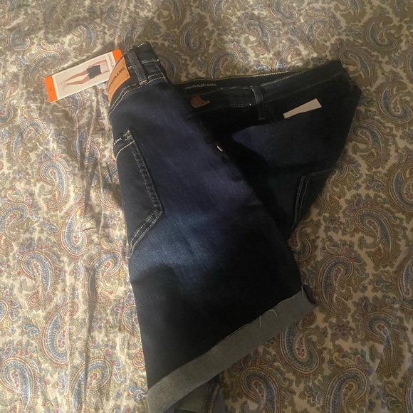 Calvin Klein Women’s roll cuff shorts, size 16 - Picture 3 of 9